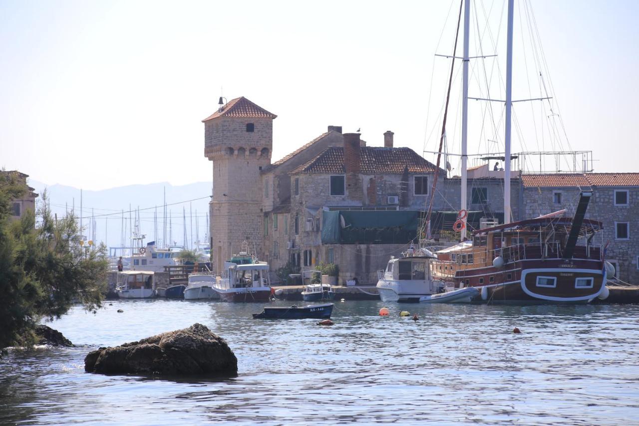 Apartments With A Parking Space Kastel Gomilica, Kastela - 21630 Zewnętrze zdjęcie